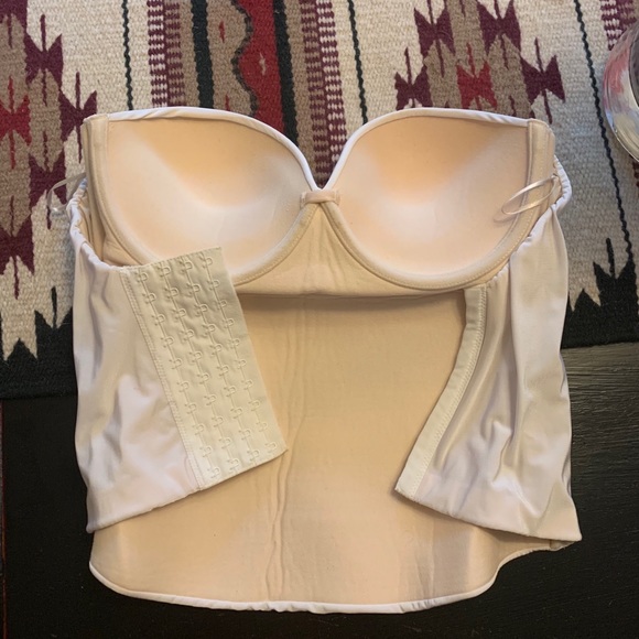 Corset - Picture 2 of 4